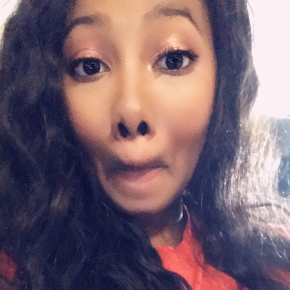 Meet your Posher, Elisha